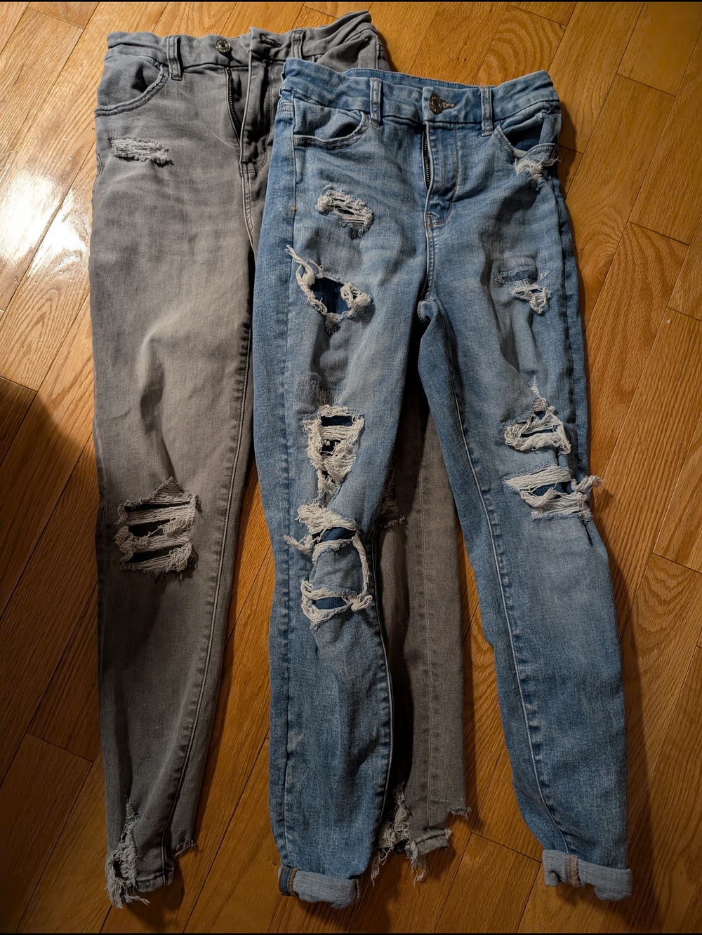 American Eagle Distressed Ripped Jeans - Short